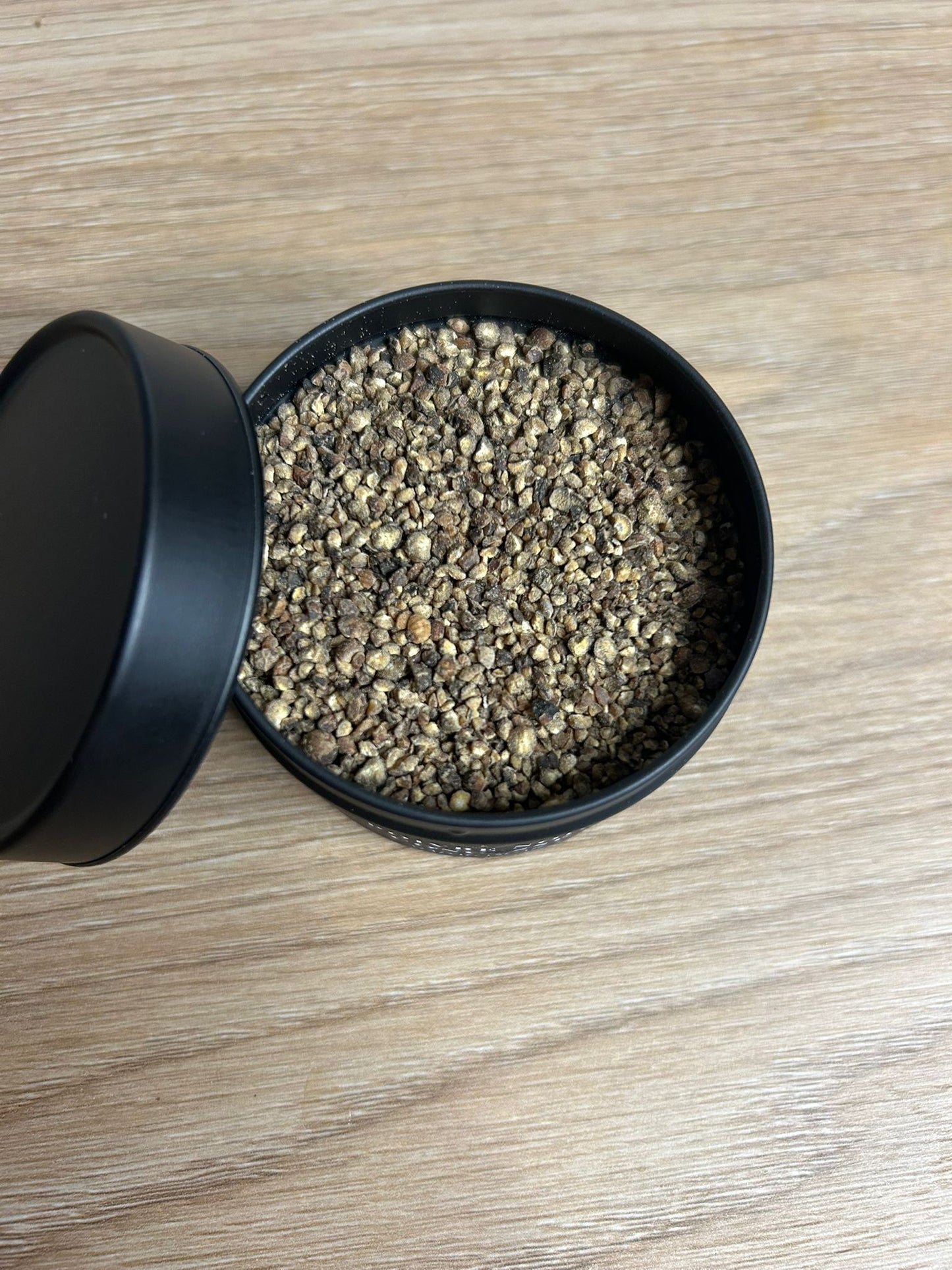 Poivre noir concassé de Madagascar – Arômes intenses & texture brute