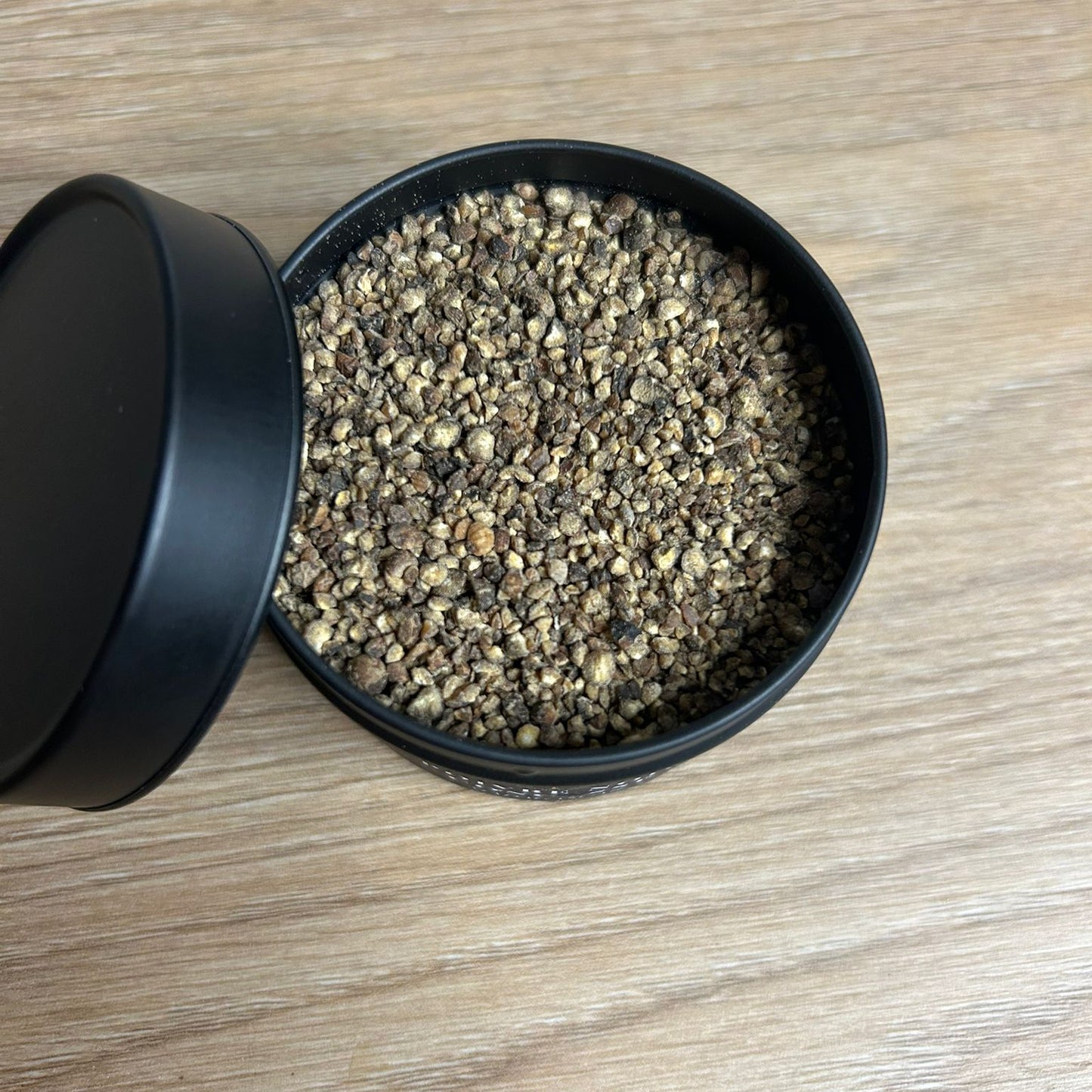 Poivre noir concassé de Madagascar – Arômes intenses & texture brute